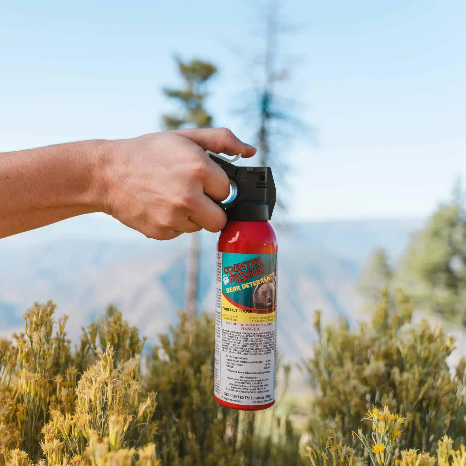 Spray na niedźwiedzie Counter Assault Bear Deterrent 230 g z etui 3/4