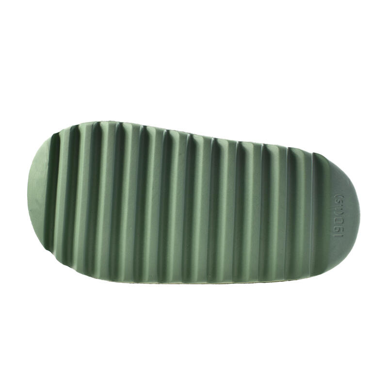 Tongs pour Enfants Brasileras de couleur vert avec semelle en gomme