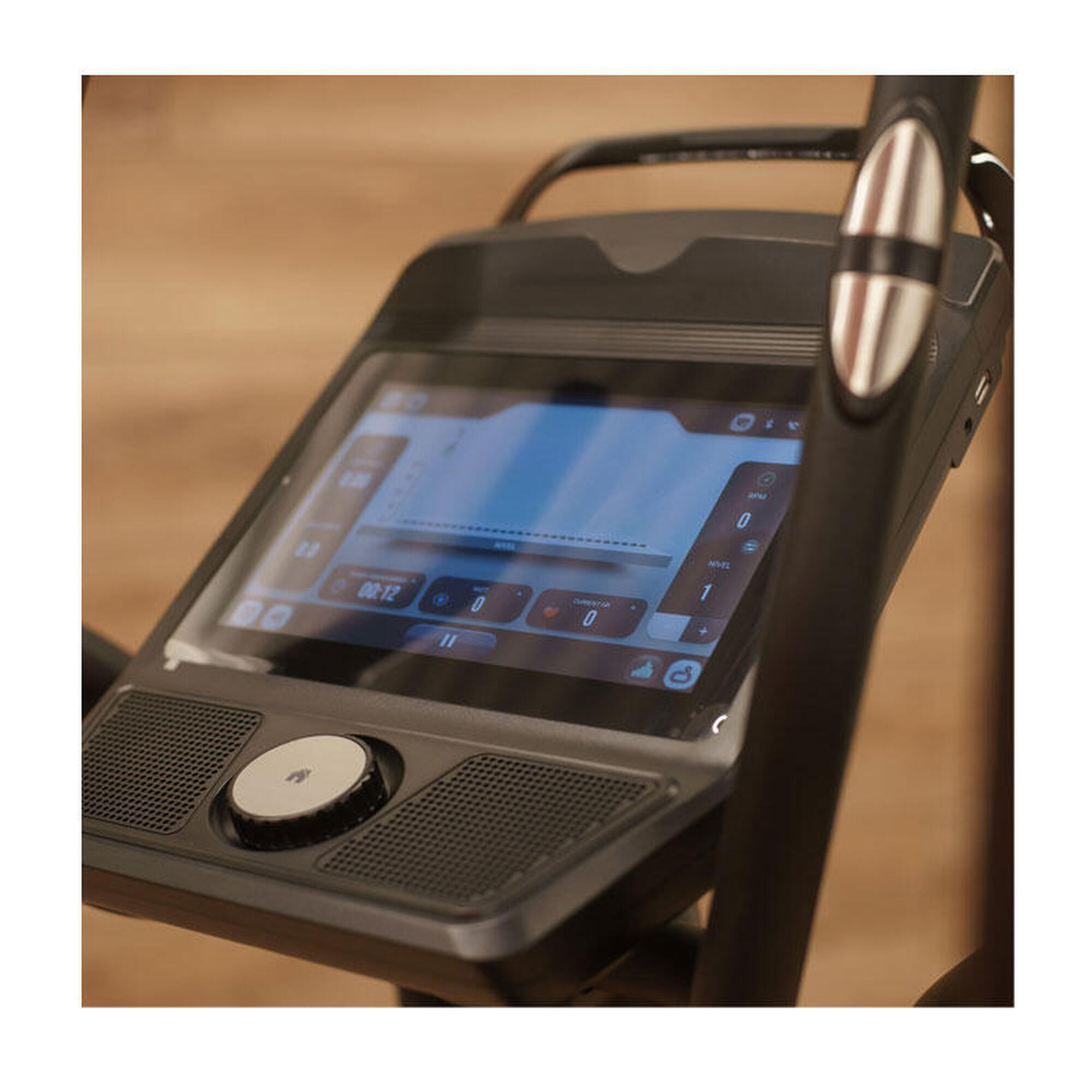 Vélo Elliptique Vanquish Multimedia - Kinomap,Zwift - inertie 35kg - 51cm