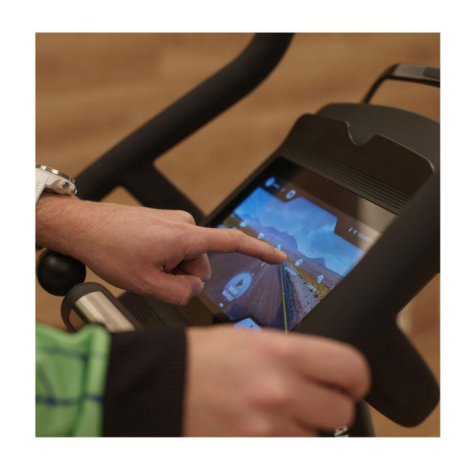 Vélo d'appartement Vanquish Multimedia - Kinomap et Zwift - roue d'inertie 14kg