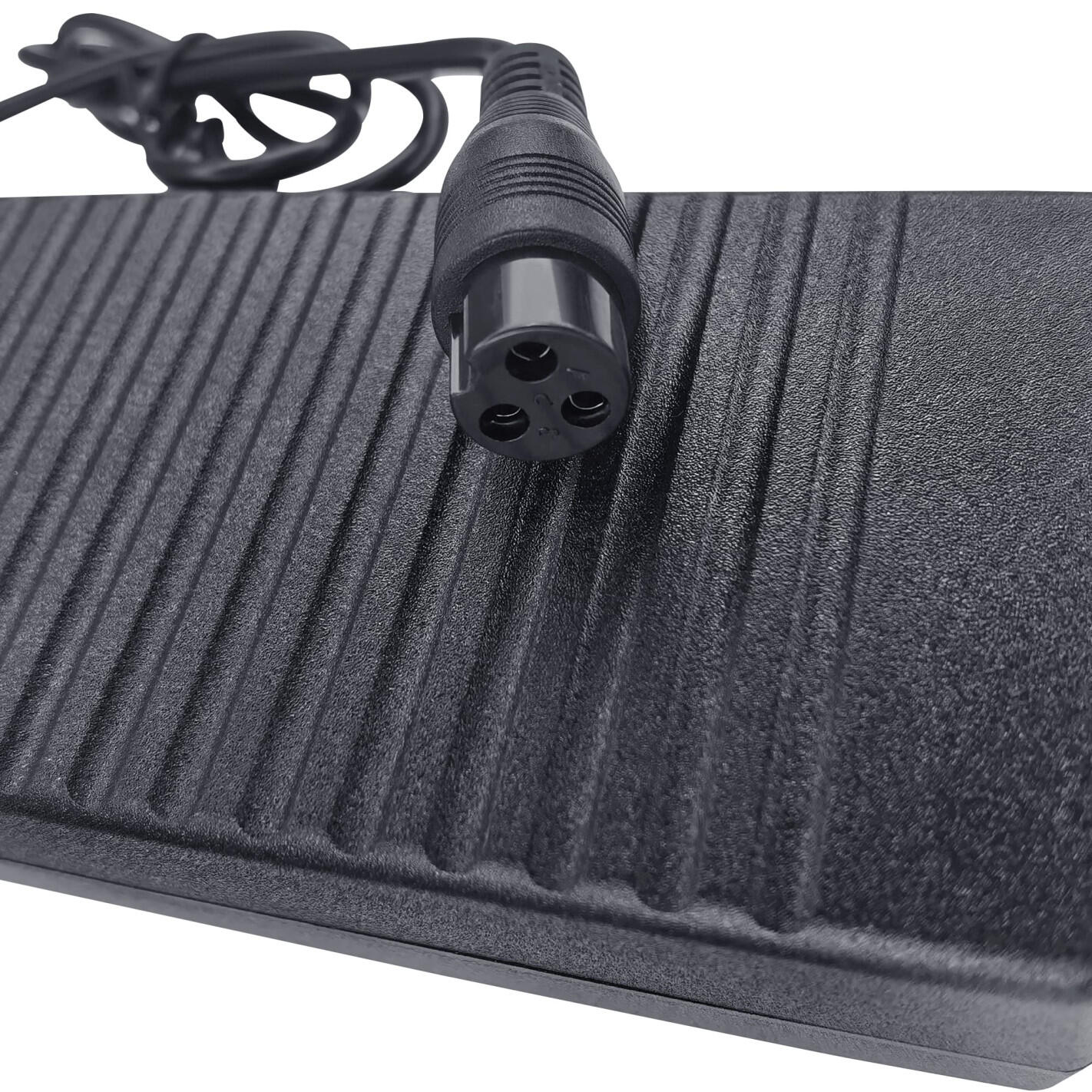 Chargeur de trotinette électrique ZM071 à 42-54,6V-2.0Ah 2/2