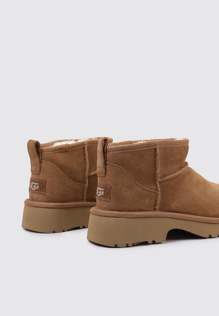Sandale
Botte esquimau Baskets Enfants UGG Classic Ultra Mini New Heights Cui 4/5
