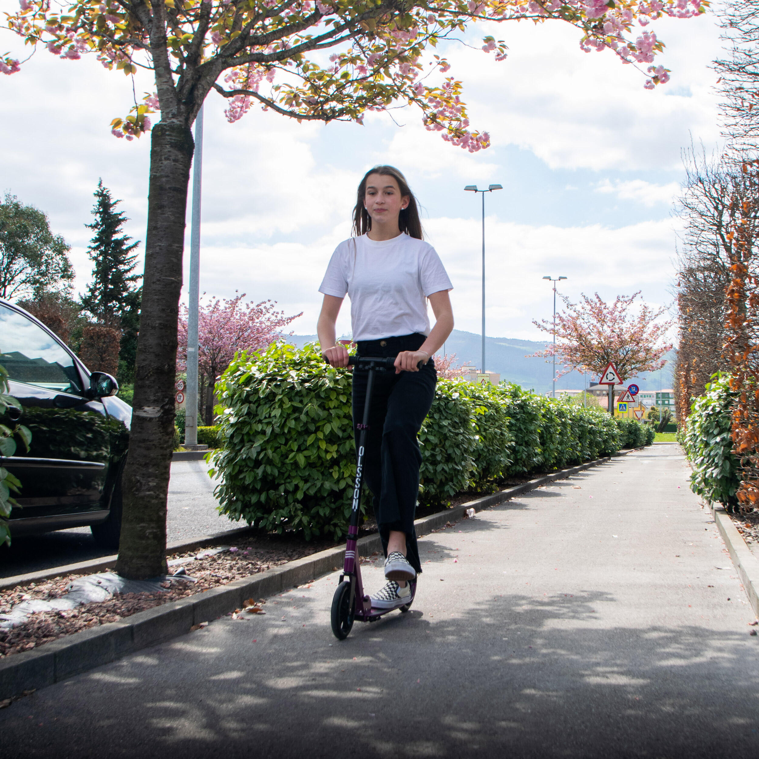 OLSSON Patinete niño 3 Ruedas con luz LED - Manillar Giro 360º - Altura Ajustable (77-98CM) - Ligero y Resistente 50% Aluminio/Acero - Plegable - Rodamientos ABEC 9 - Freno pie (Pop OLSSON Patinete niño 3 Ruedas con luz LED - Manillar Giro 360º - Altura Ajustable (77-98CM) - Ligero y Resistente 50% Aluminio/Acero - Plegable - Rodamientos ABEC 9 - Freno pie (Pop