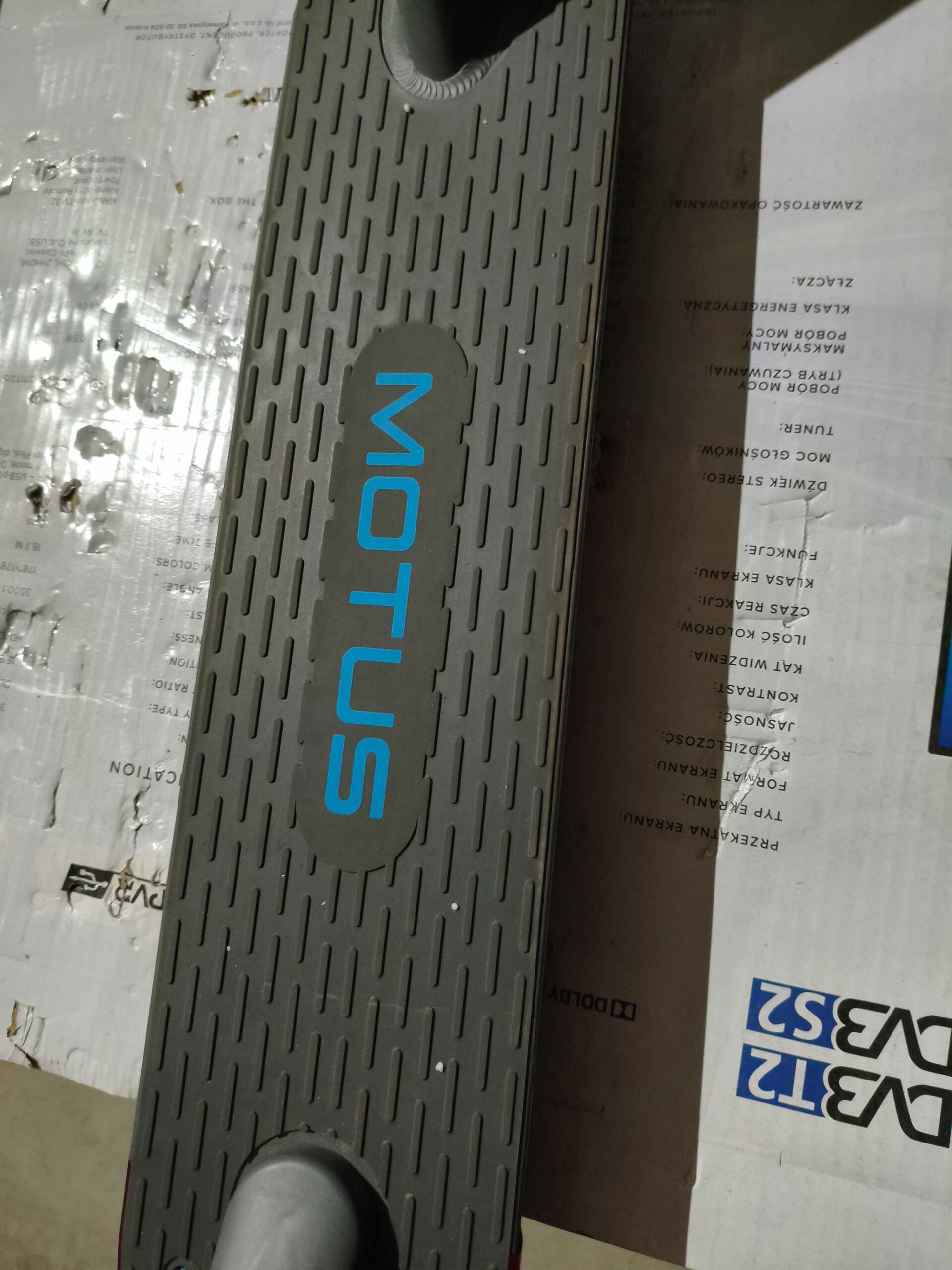 Second Life Hulajnoga elektryczna Motus Scooty 8,5 Lite 250W - stan bardzo dobry 4/7