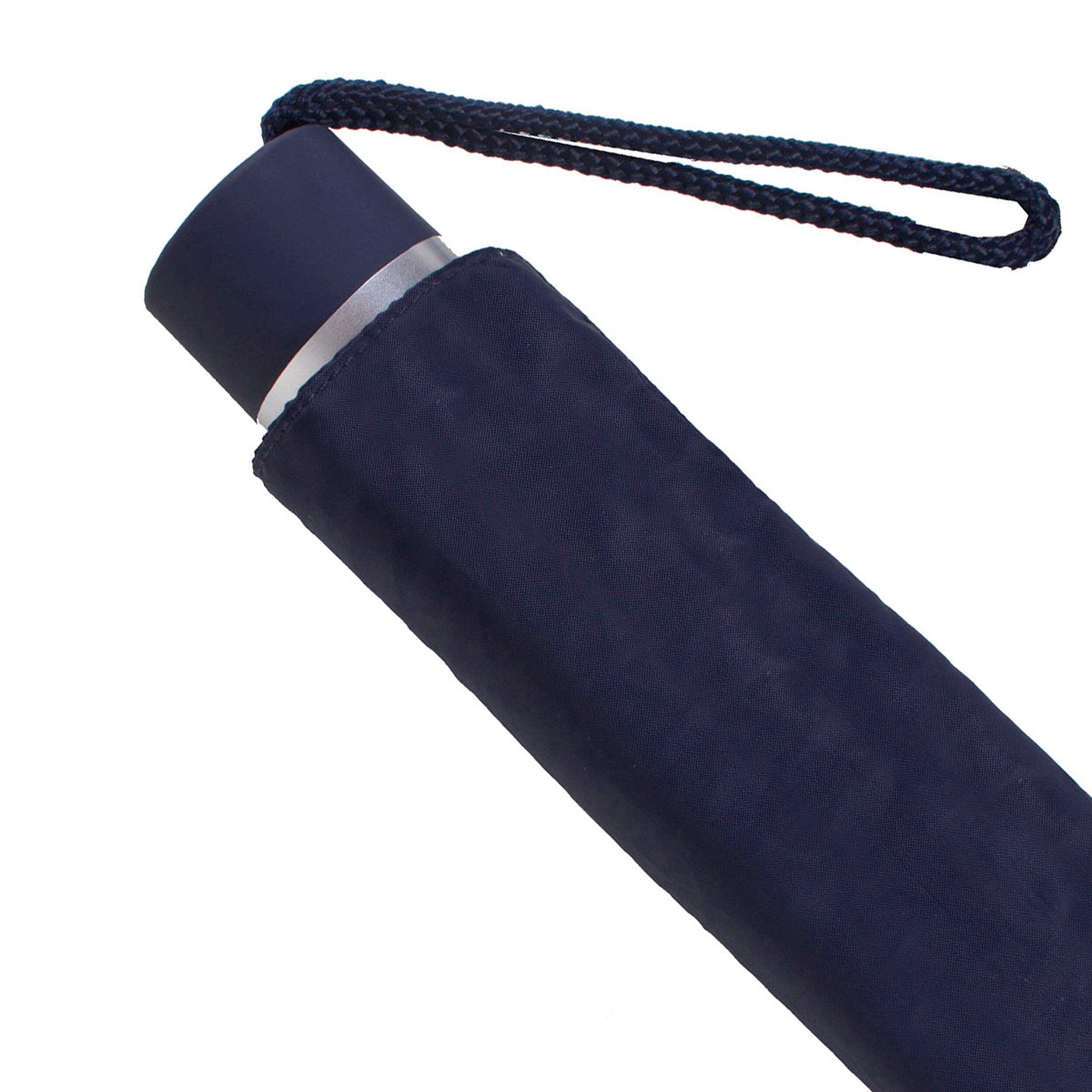 Parapluie solide, ultra déperlant, à ouverture/ fermeture manuelle 5/5