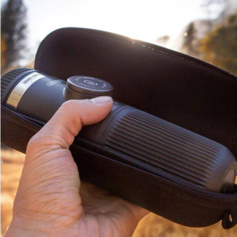 Velký ochranný obal pro kávovar Nanopresso – prostor i pro příslušenství