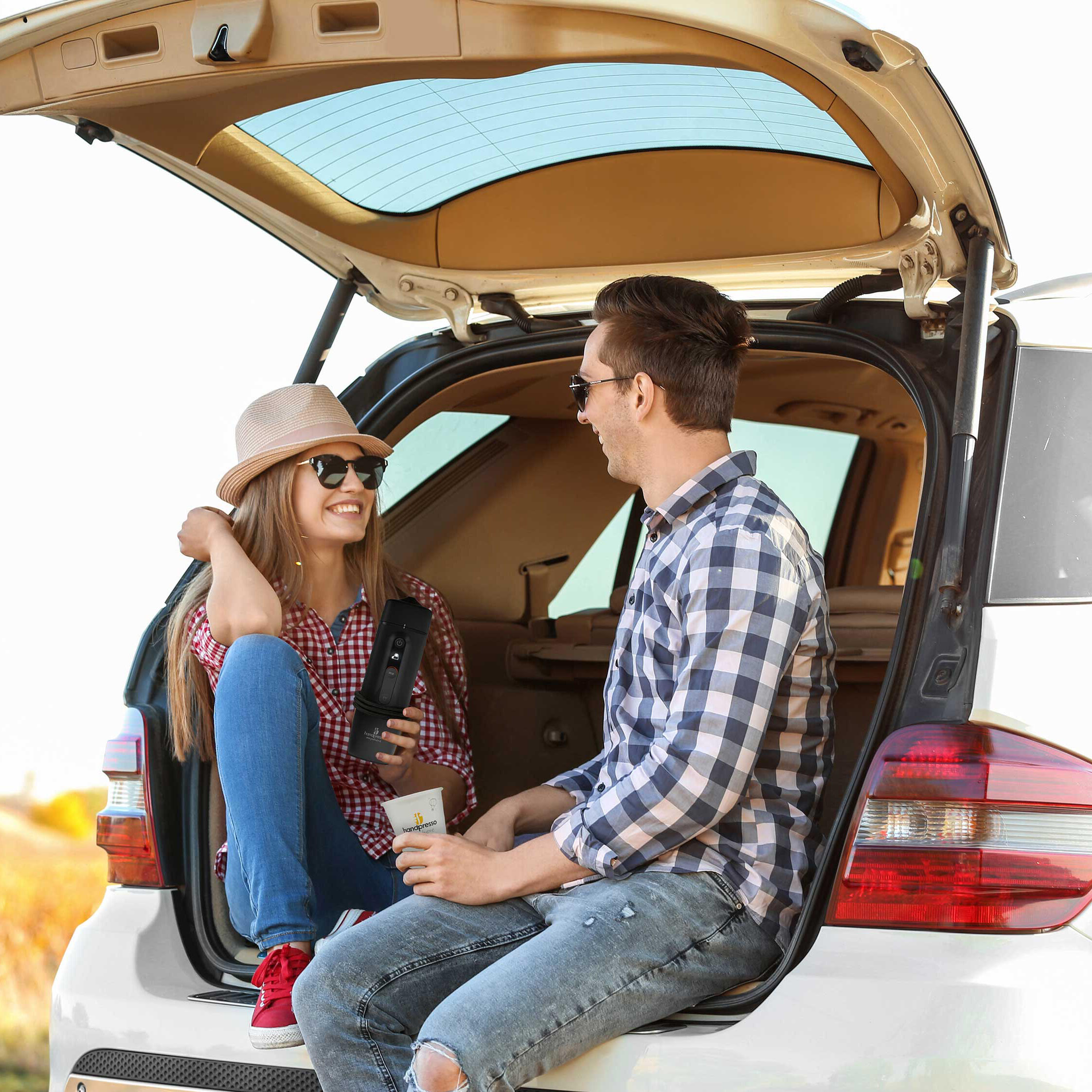 Cafetière portable de voiture Handcoffee Auto 12V pour dosette Senseo 6/7