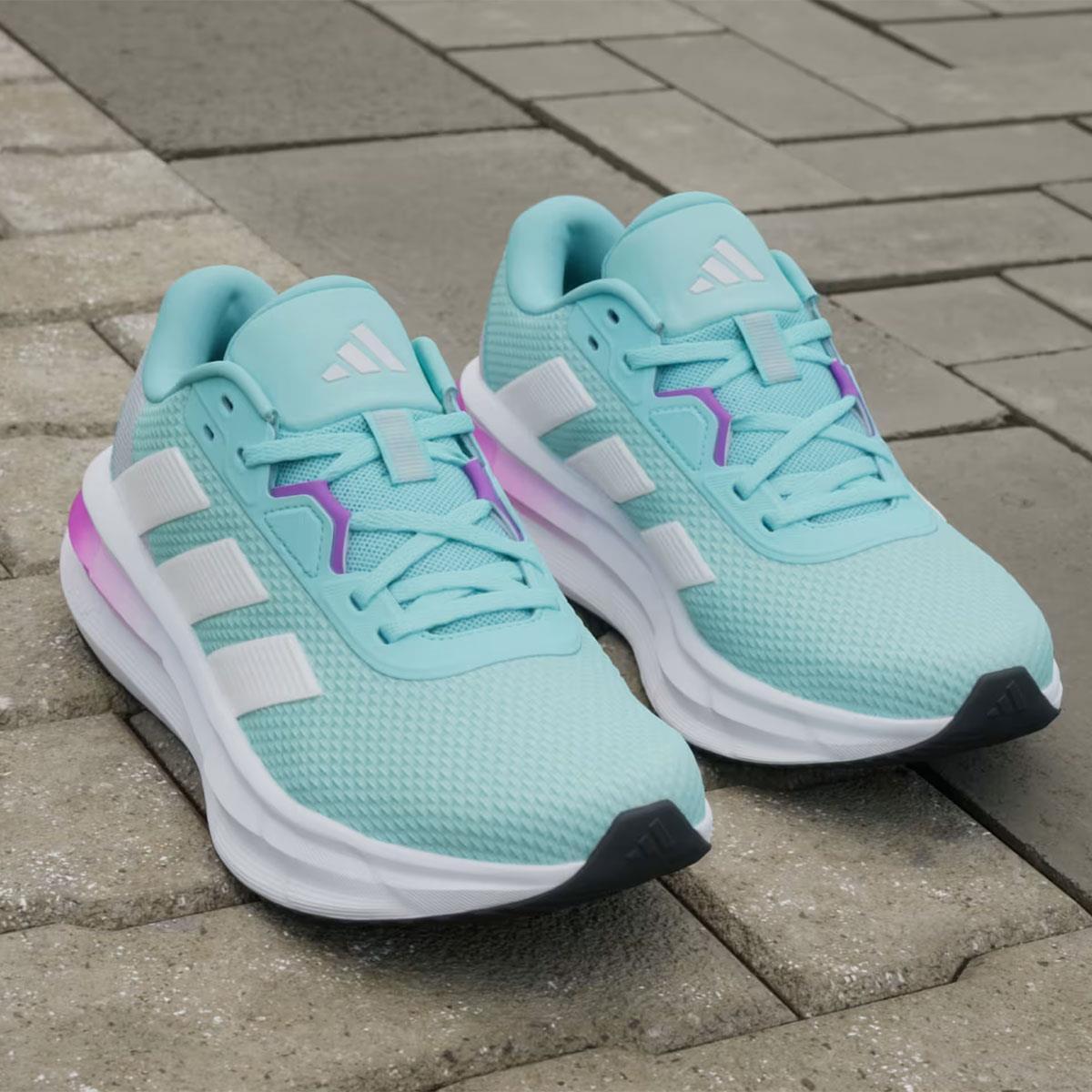 Chaussures de course Adidas modèle JI4607 pour femmes 3/6