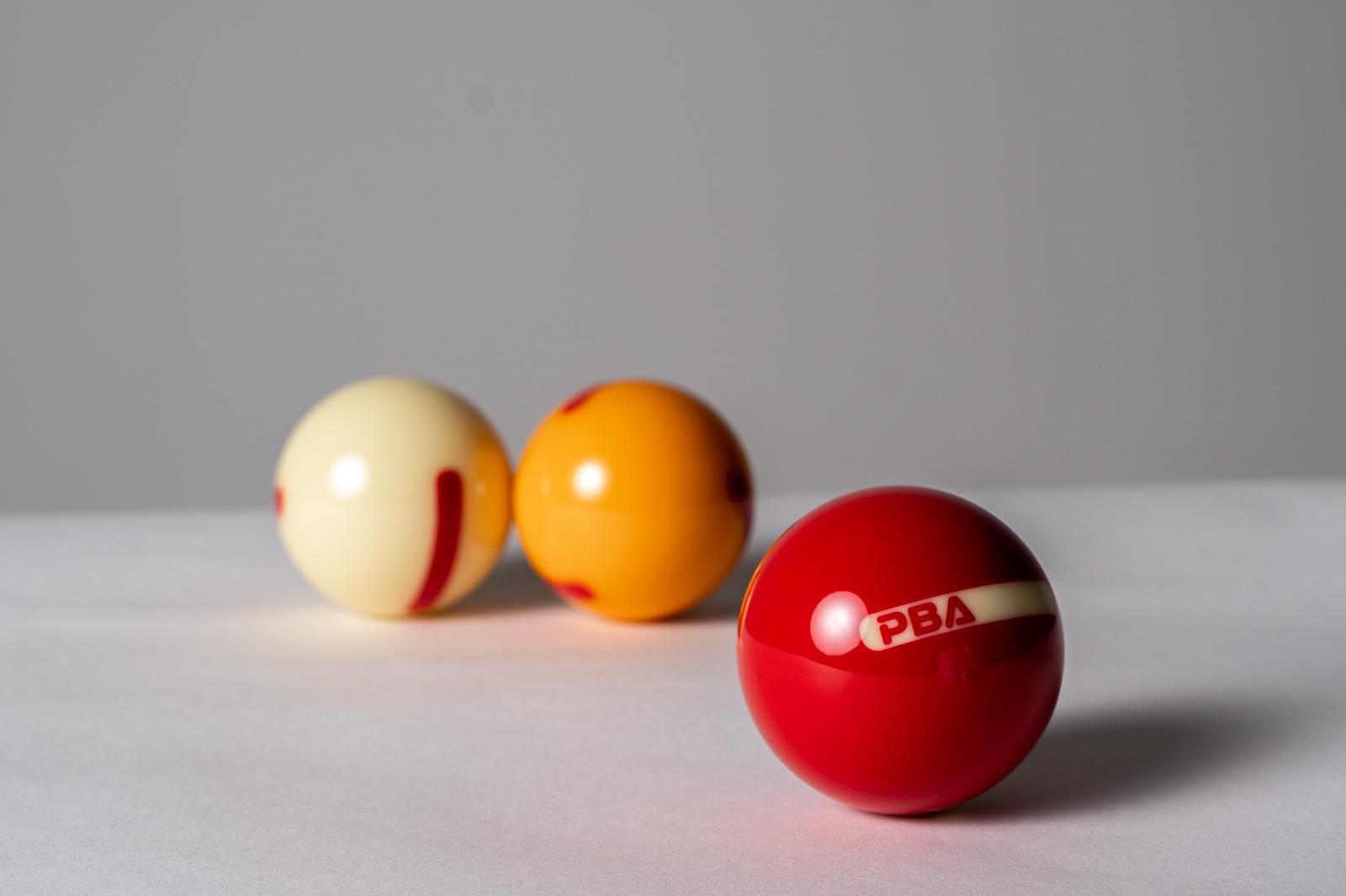 Diamond Helix PBA 61,5mm Phenolic Billiard Balls 2/2