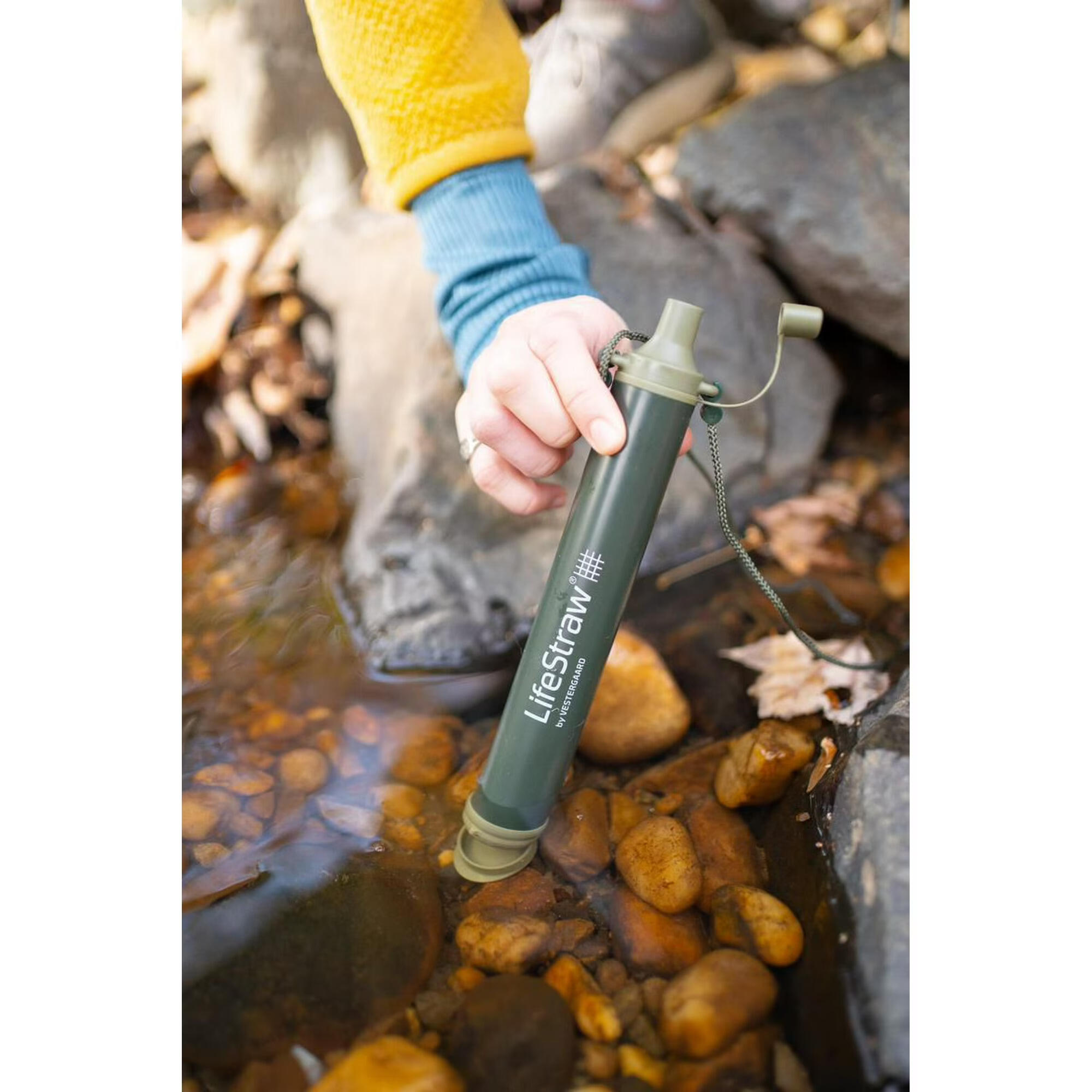 Personal Water Filter for Hiking, Camping, Travel, and Emergency Preparedness, Green