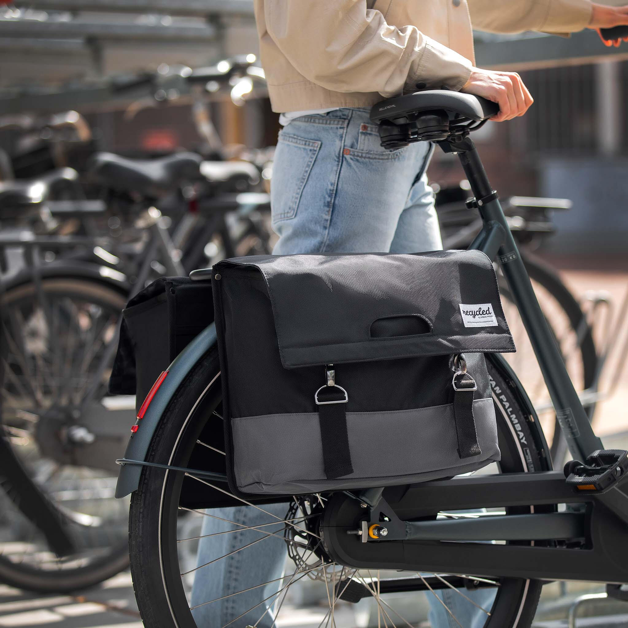 UrbanProof Sacoche double vélo 40 L noir/gris. 6/7
