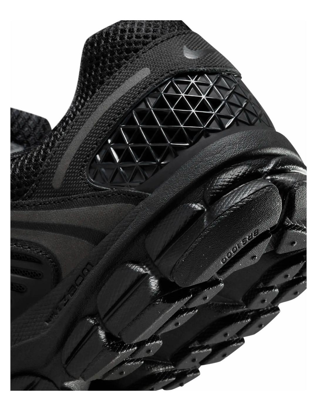 Nike Zoom Vomero 5 Triple Black 5/5