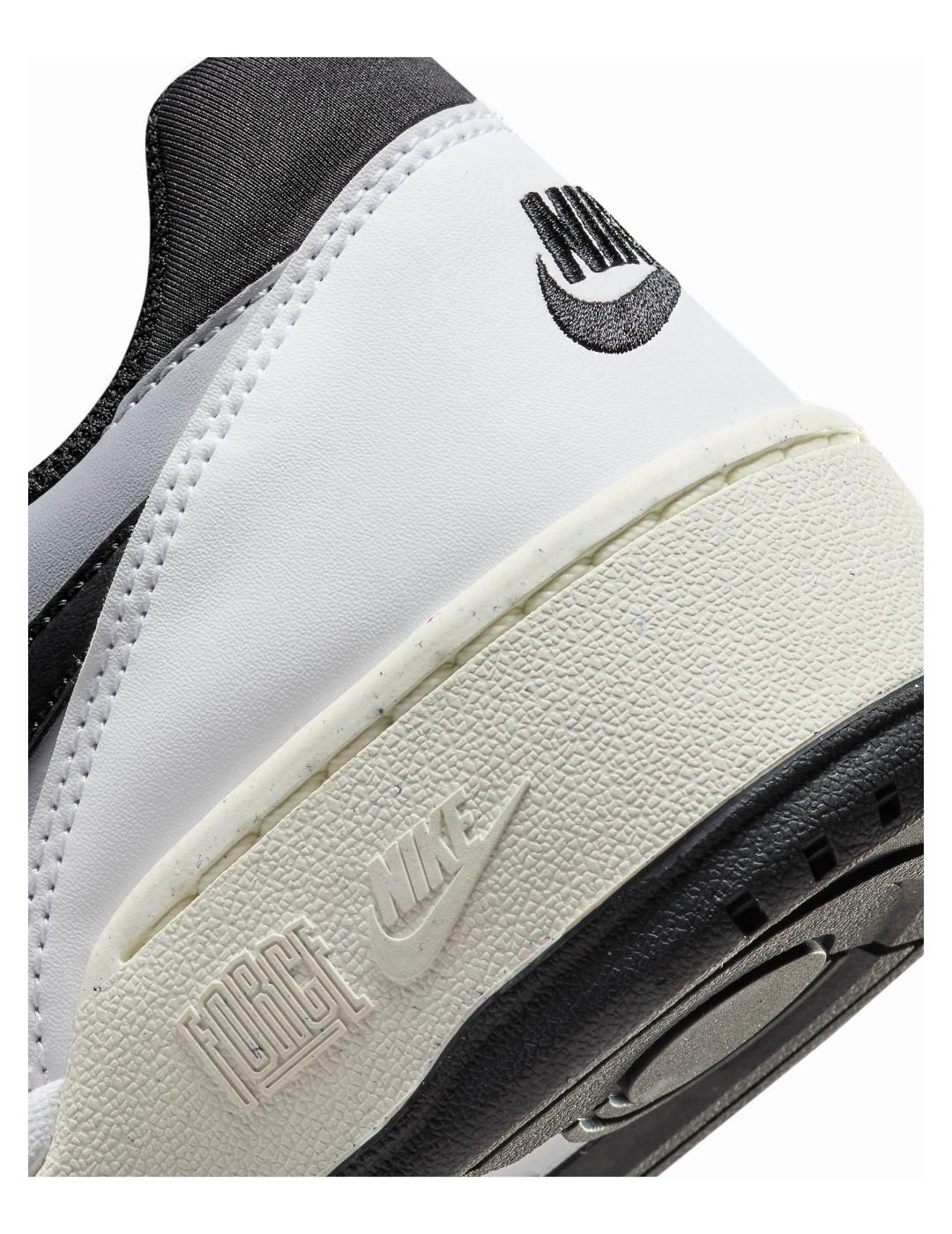 Sneakers da uomo Nike full force low bianche. 7/7