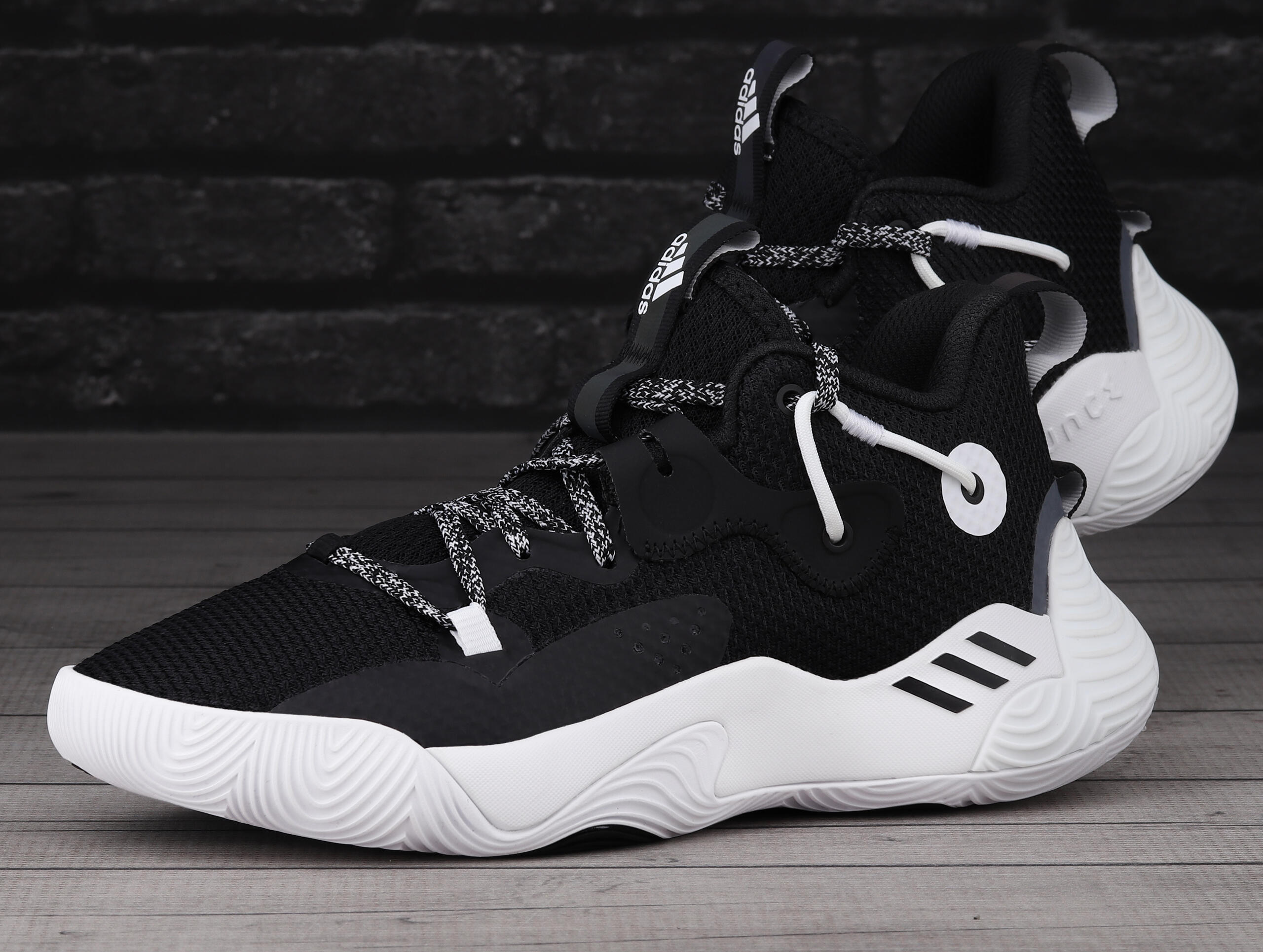 Scarpe adidas Harden Stepback 3.0 nero e bianco 4/7