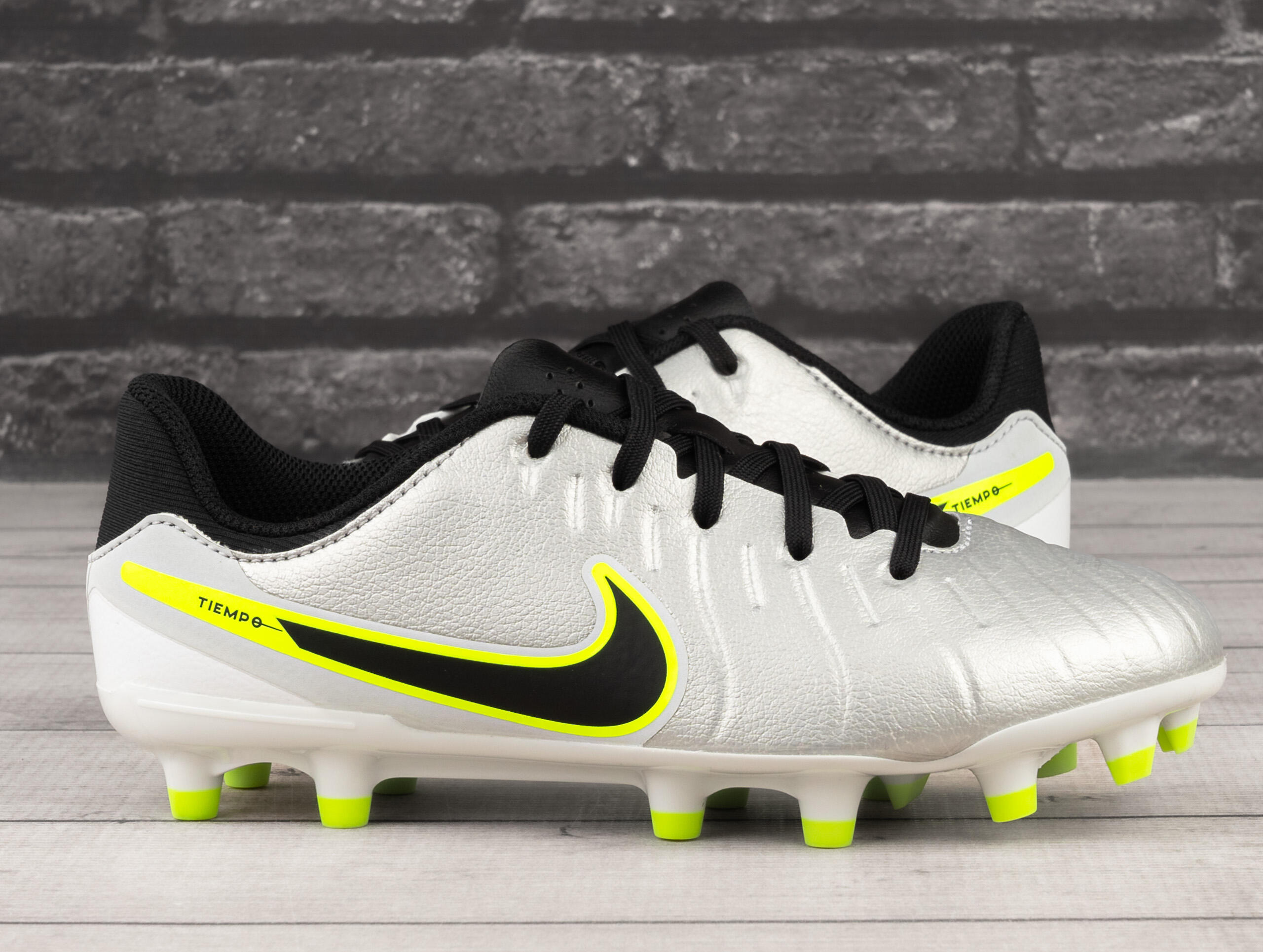 Buty sportowe do piłki noznej Nike JR LEGEND 10 ACADEMY FG/MG 3/7