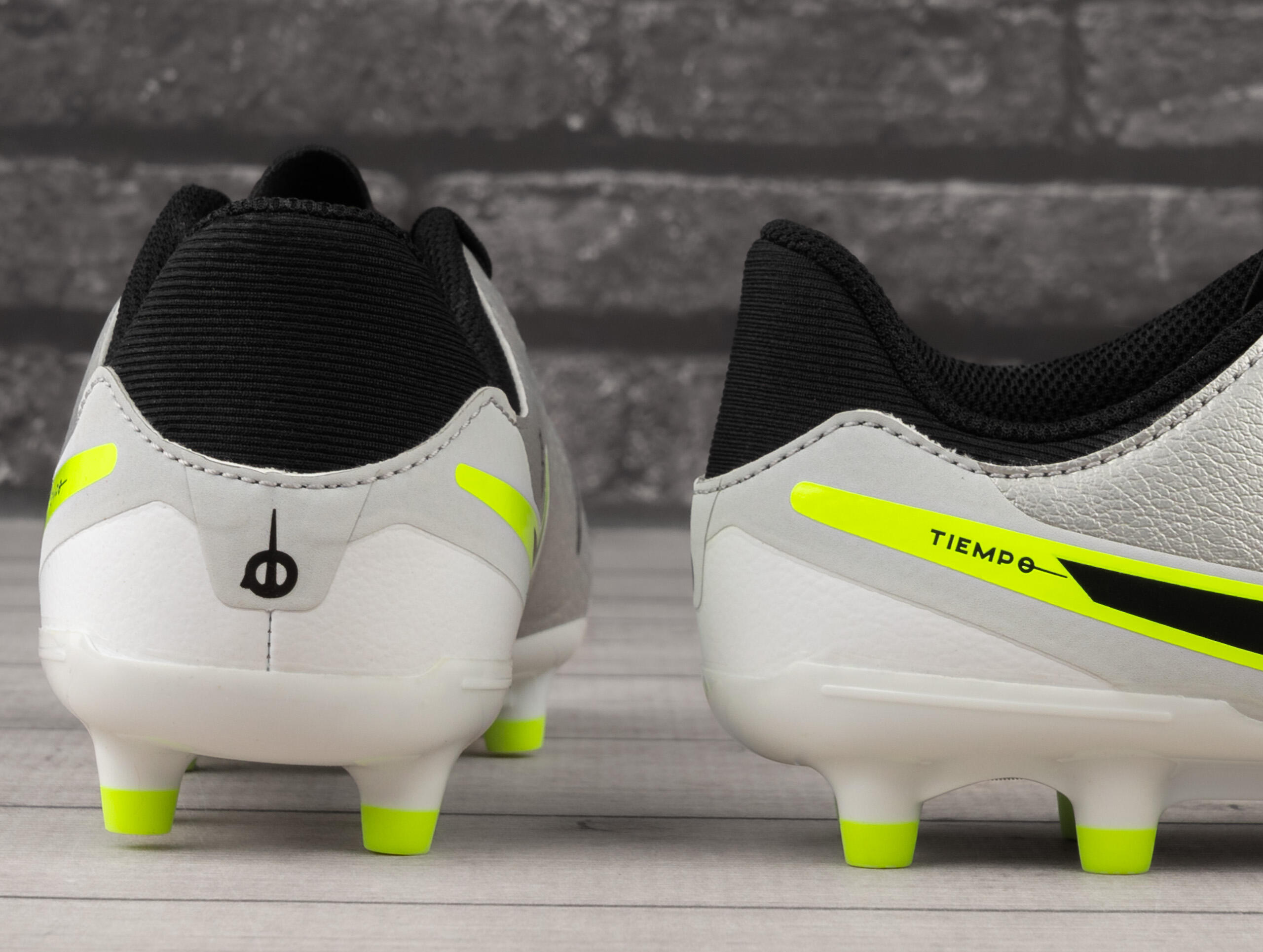 Buty sportowe do piłki noznej Nike JR LEGEND 10 ACADEMY FG/MG 5/7