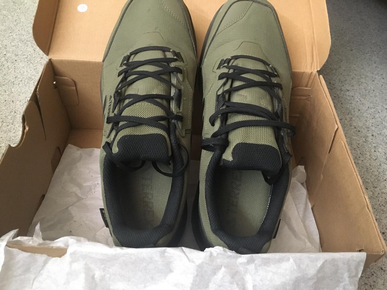 Entre Particuliers - Chaussures de randonnée Adidas "Terrex Ax4 Gore-Te 2/3