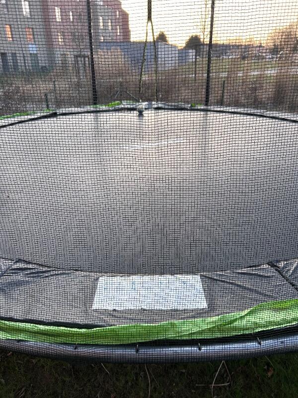 Tussen Particulieren - Trampoline 2/5