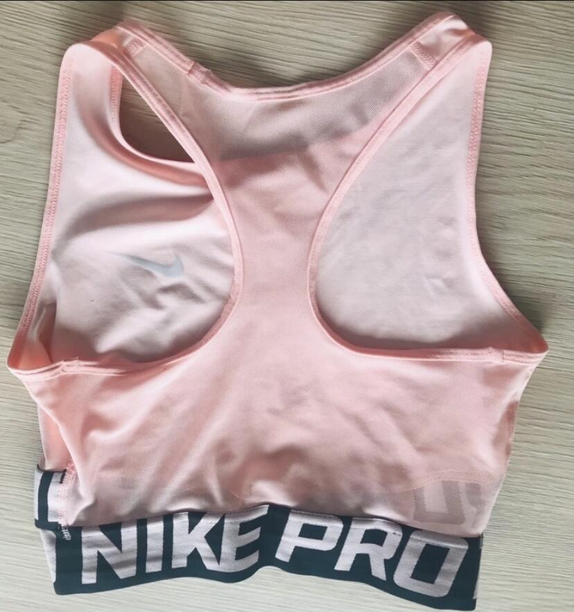 Tussen Particulieren - Nike Pro Top 2/2