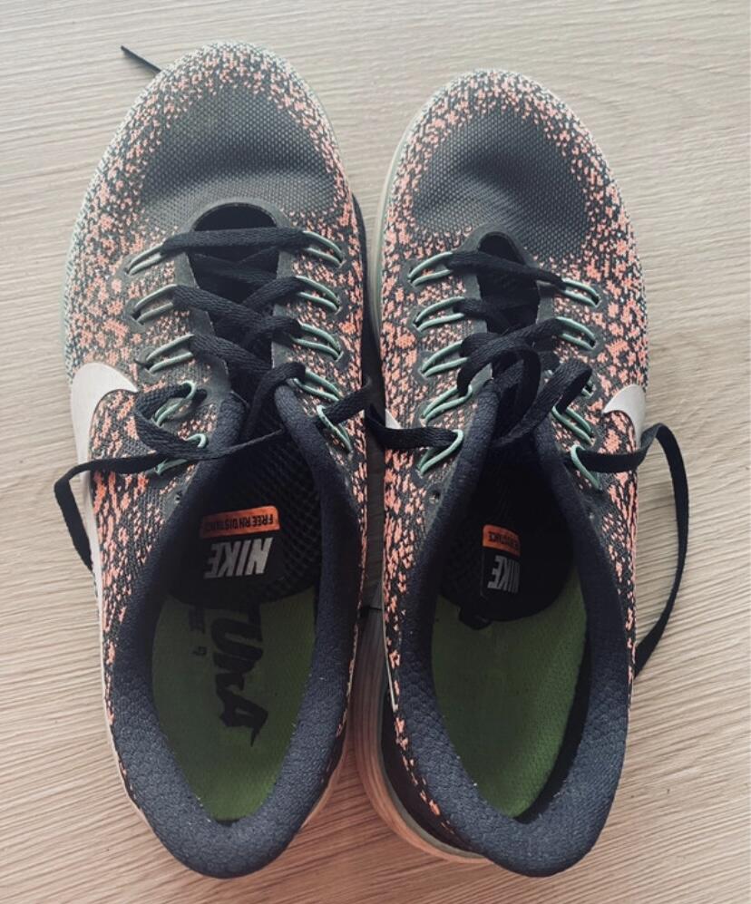 NIKE picture