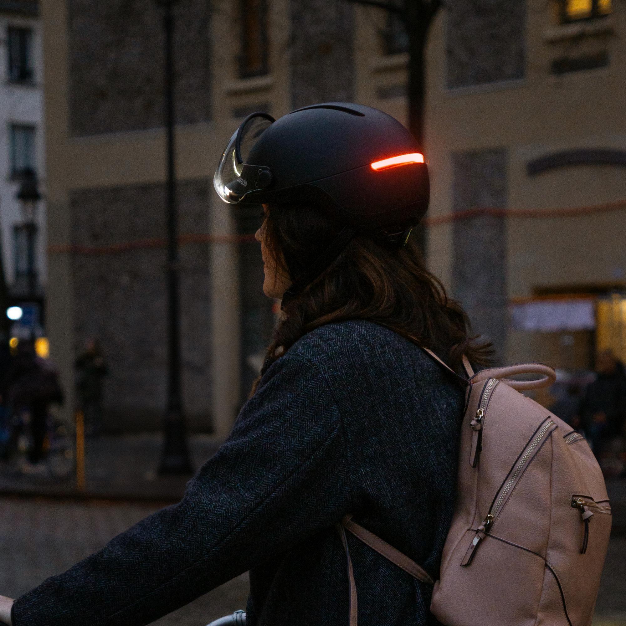 Casque LIFE avec visière - Eclairage, Clignotants, Feu stop 4/6