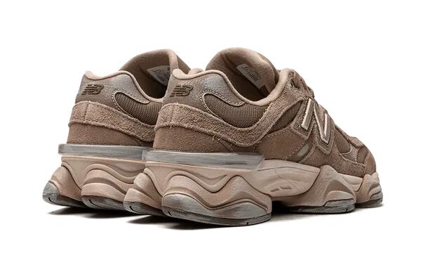 New Balance 9060 Mushroom 3/4