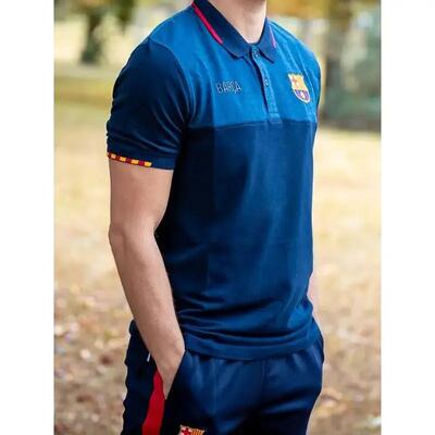 Het t-shirt met catalaanse kraag van barça