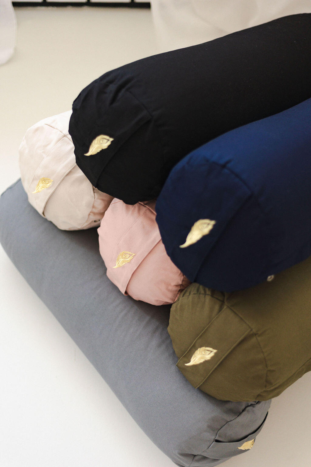 MindBaas - Yoga Bolster - Eco - Crème - 60 x 20 (lengte x diameter) 6/6