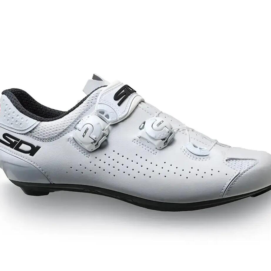 GENIUS 10 white shoes