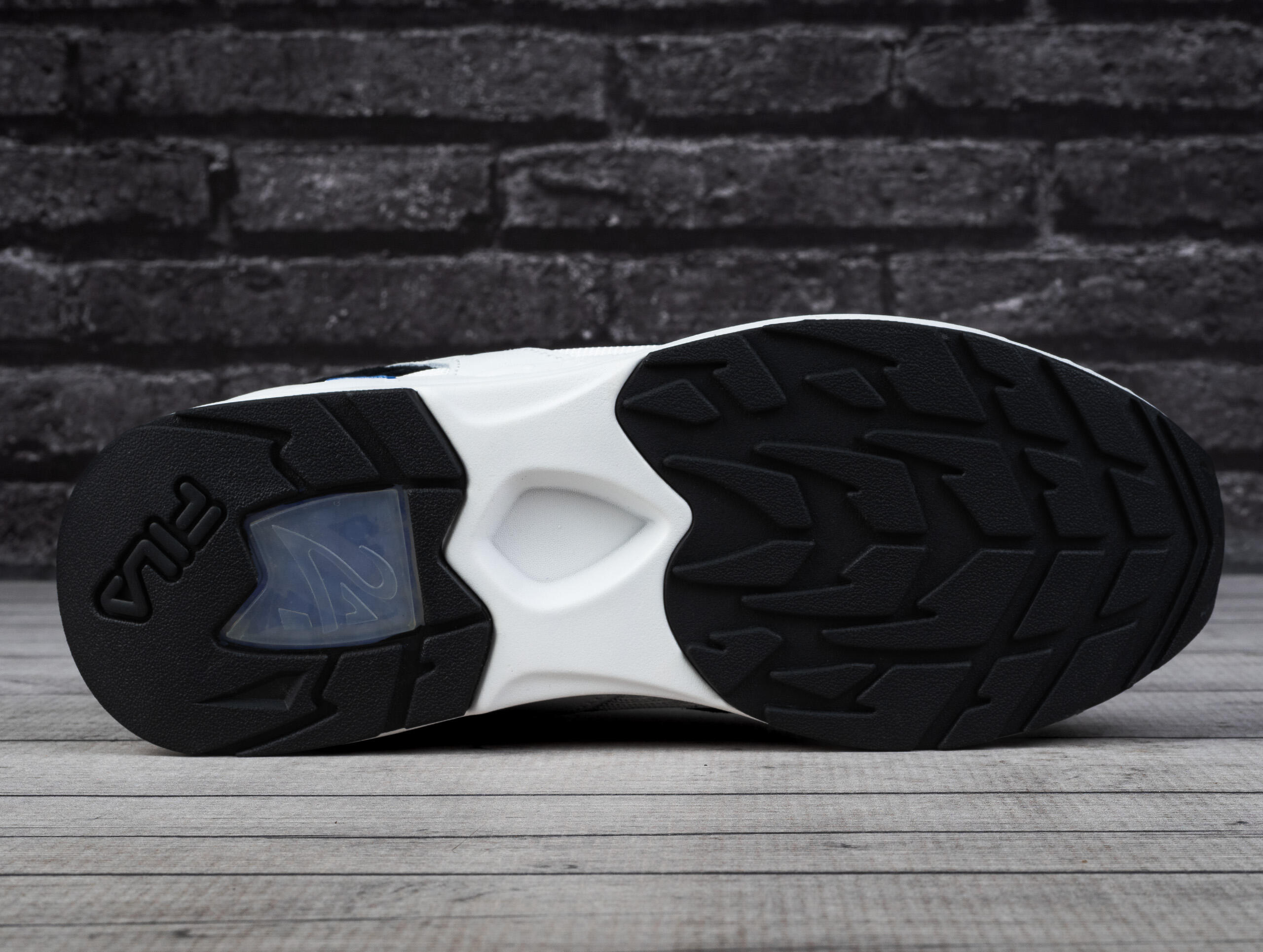 Baskets Noir/Blanc Homme Fila Skyrunner 5/7