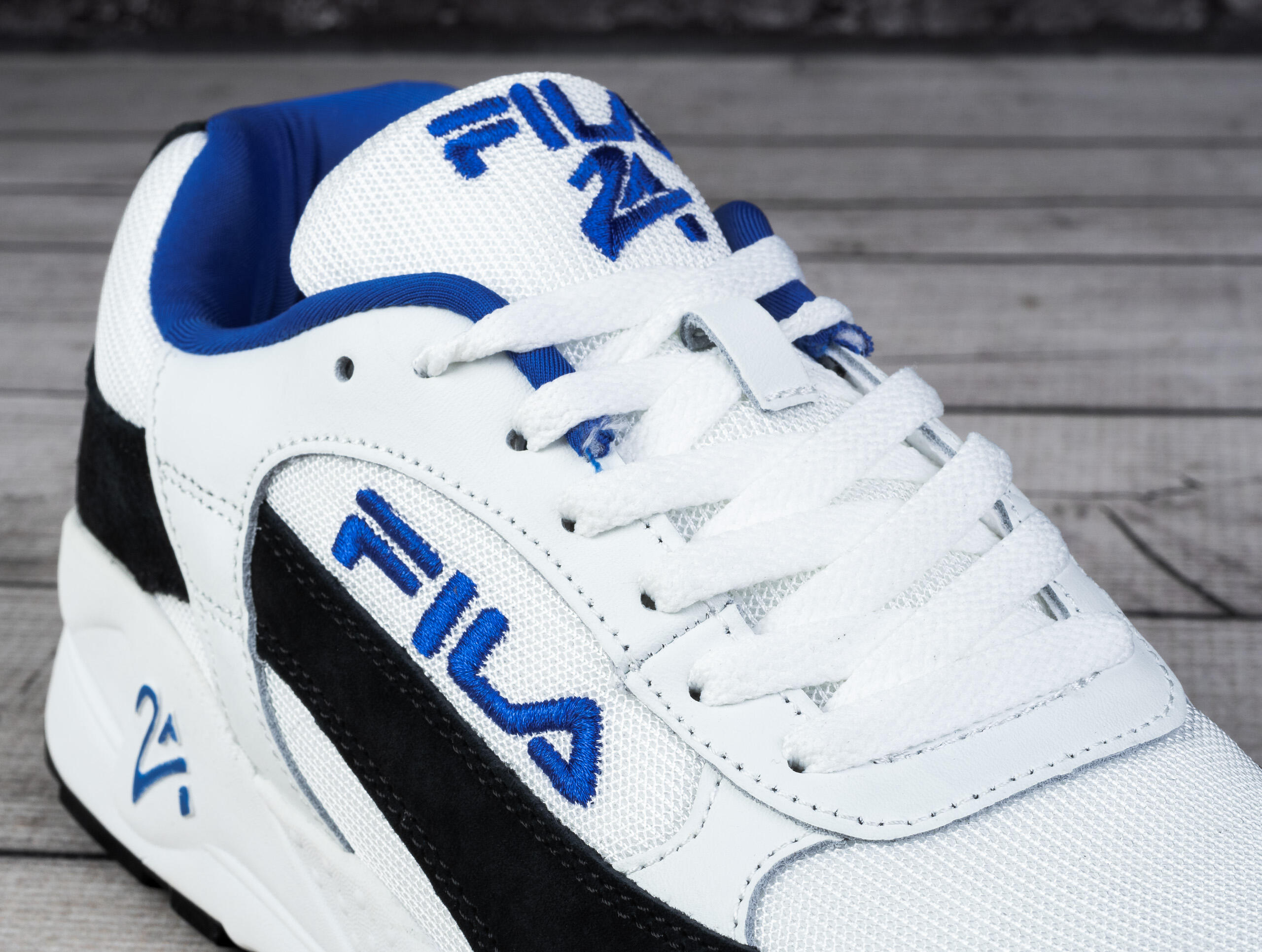 Baskets Noir/Blanc Homme Fila Skyrunner 6/7