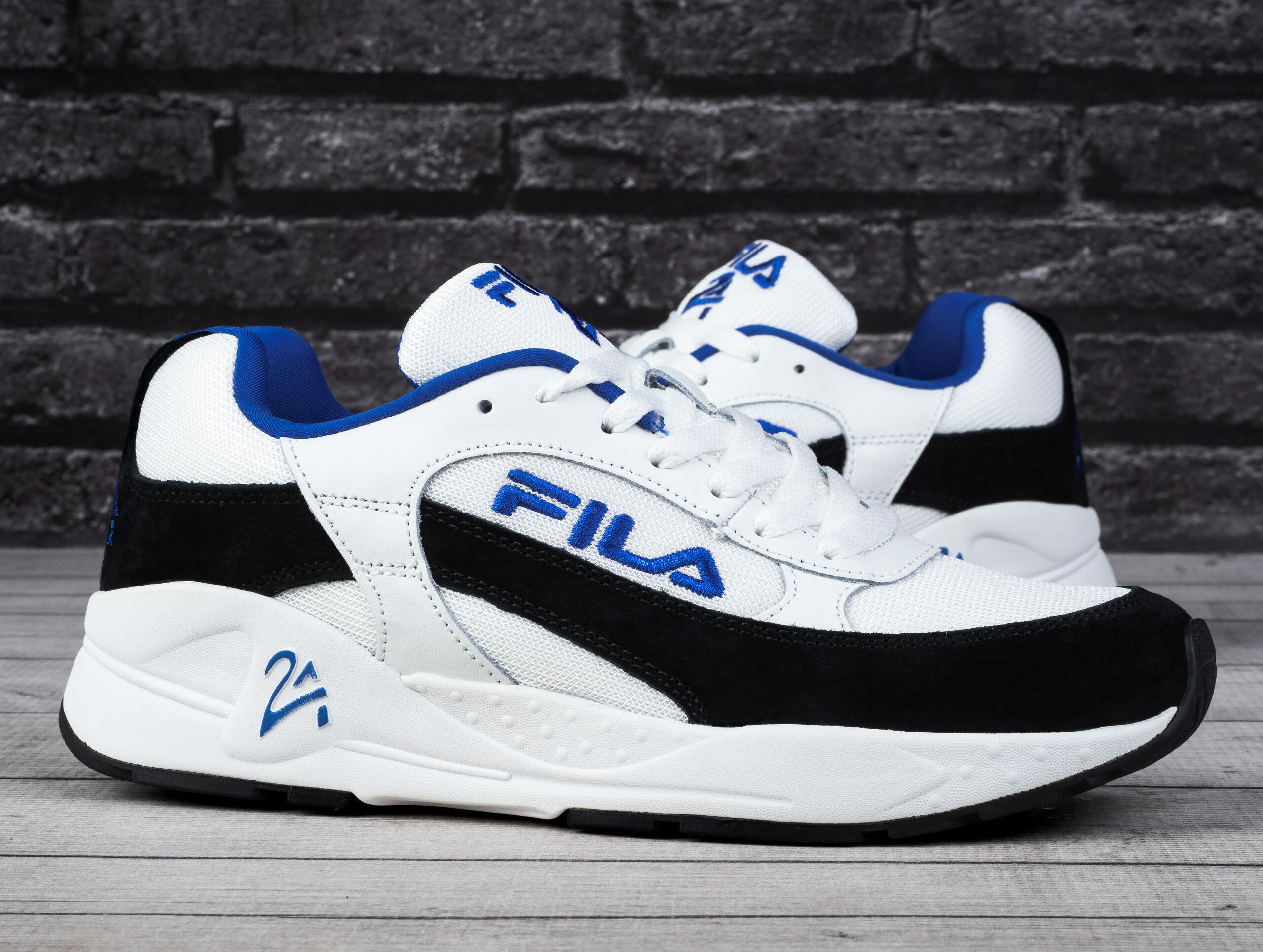 Baskets Noir/Blanc Homme Fila Skyrunner 2/7