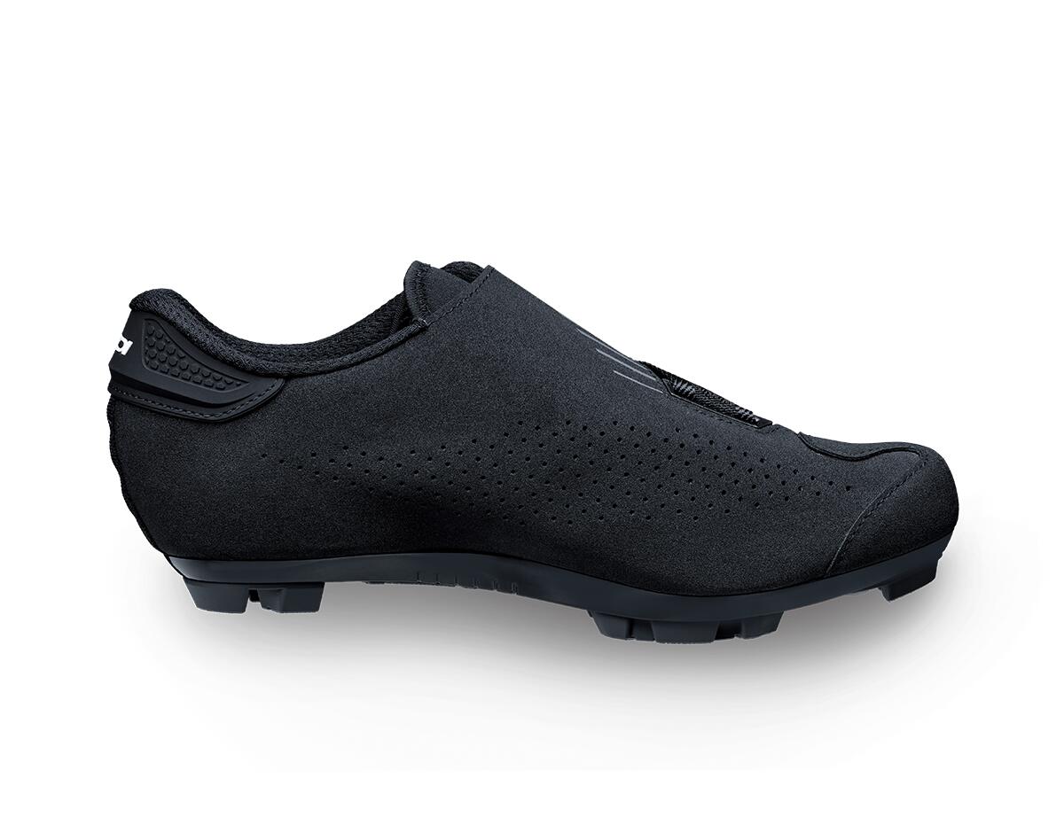 Zapatos negros de mujer AERTIS 2/6