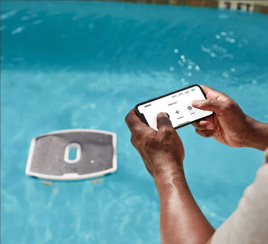 Skimmi Dolphin Robot limpador superfície piscina energia solar 3/7