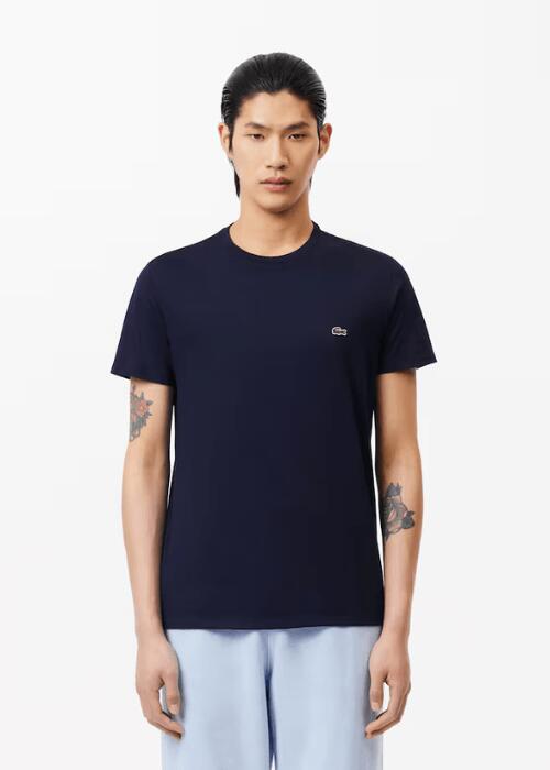 bleu marine.