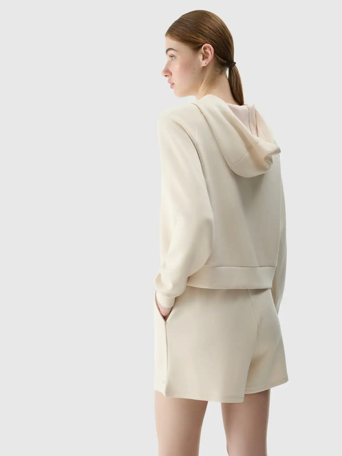Short Femme avec Taille Élastique et Poches Latérales 3/4