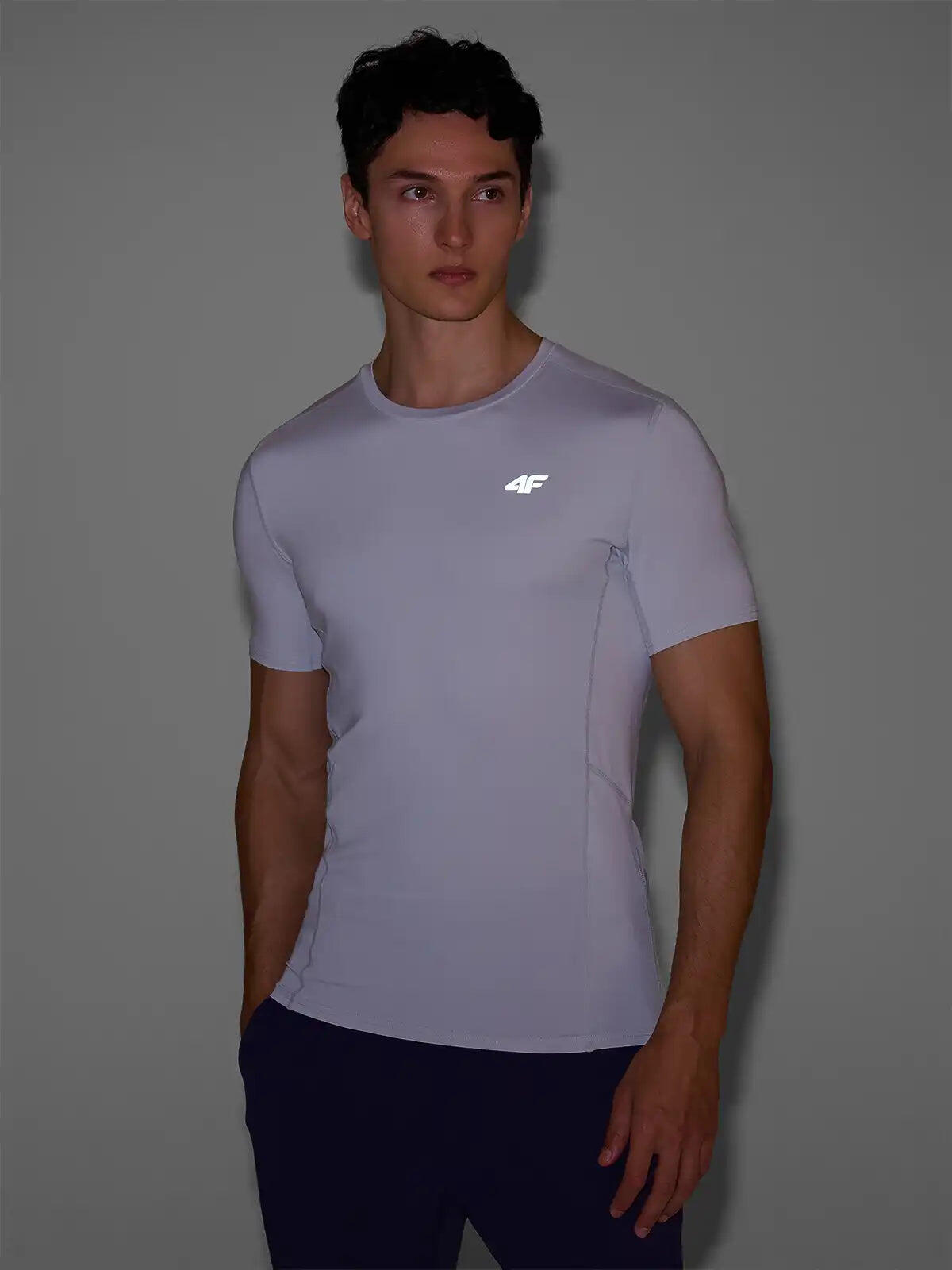 T-shirt de course ajustée pour homme à séchage rapide 3/6