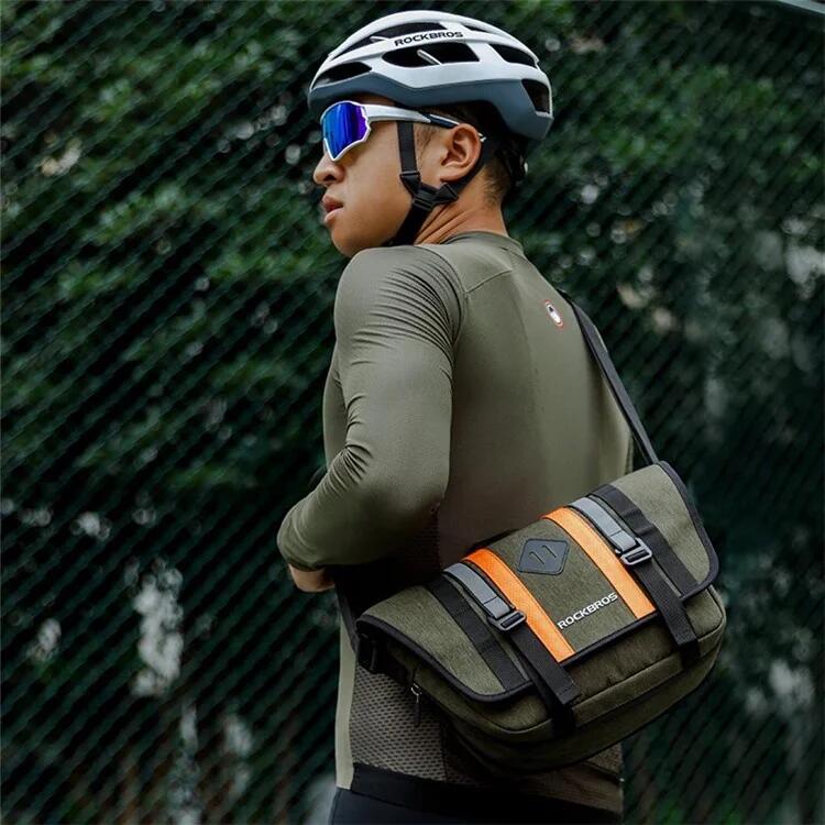 Borsa anteriore per bici riflettente espandibile da 4 litri con tracolla 7/7