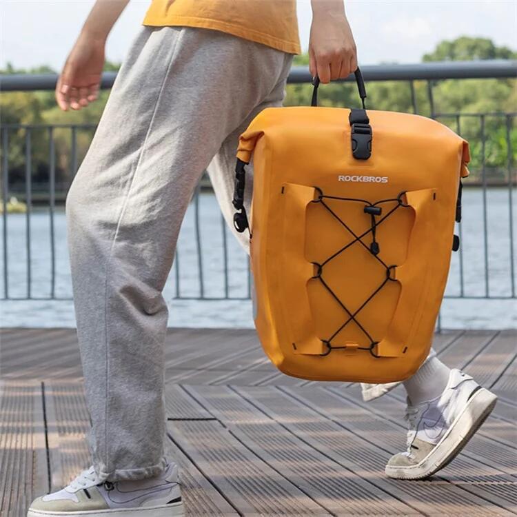 Borsa bici impermeabile pieghevole per portapacchi posteriore 4/7