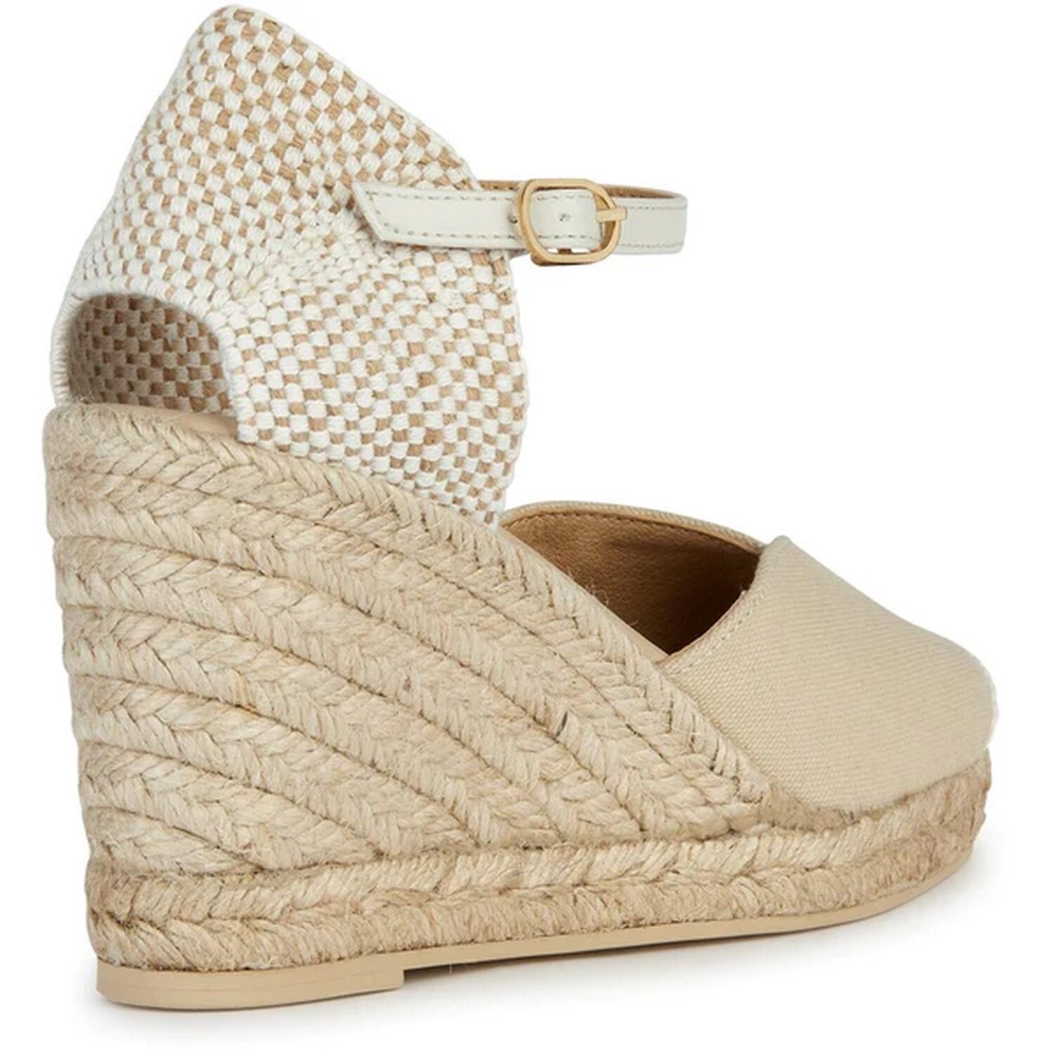 Womens/Ladies Gelsa Sandals (Light Sand) 2/4