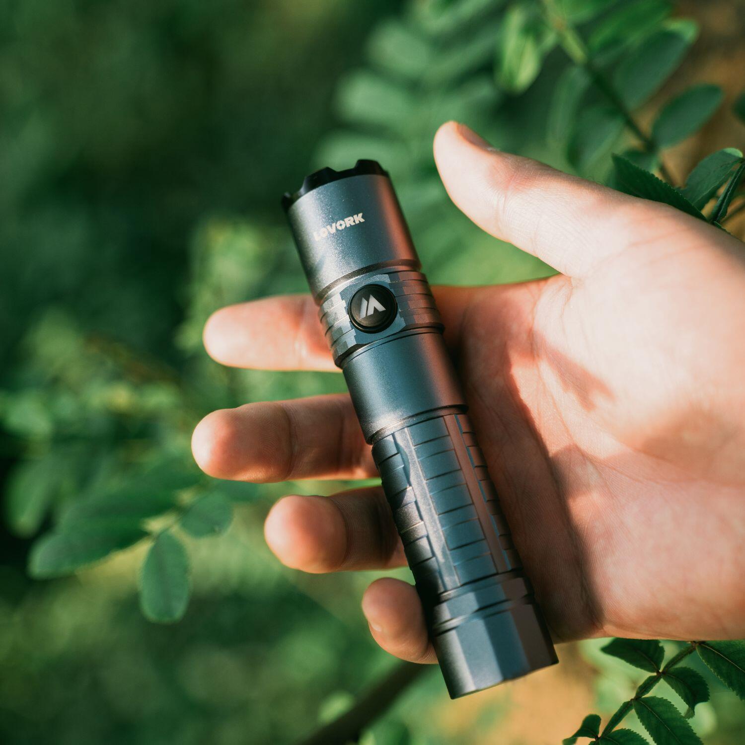 Mini  lampe torche - Mode SOS - Légère et Robuste - BOREALIS 2/5