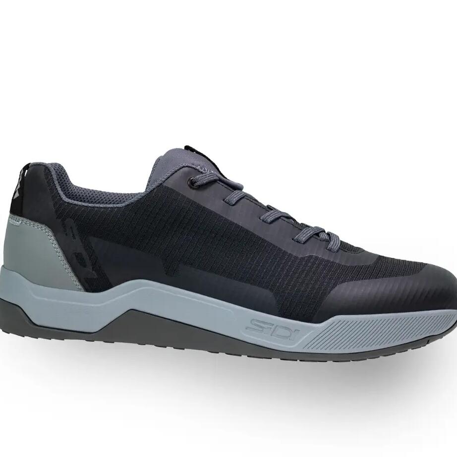 MOTUS black shoes