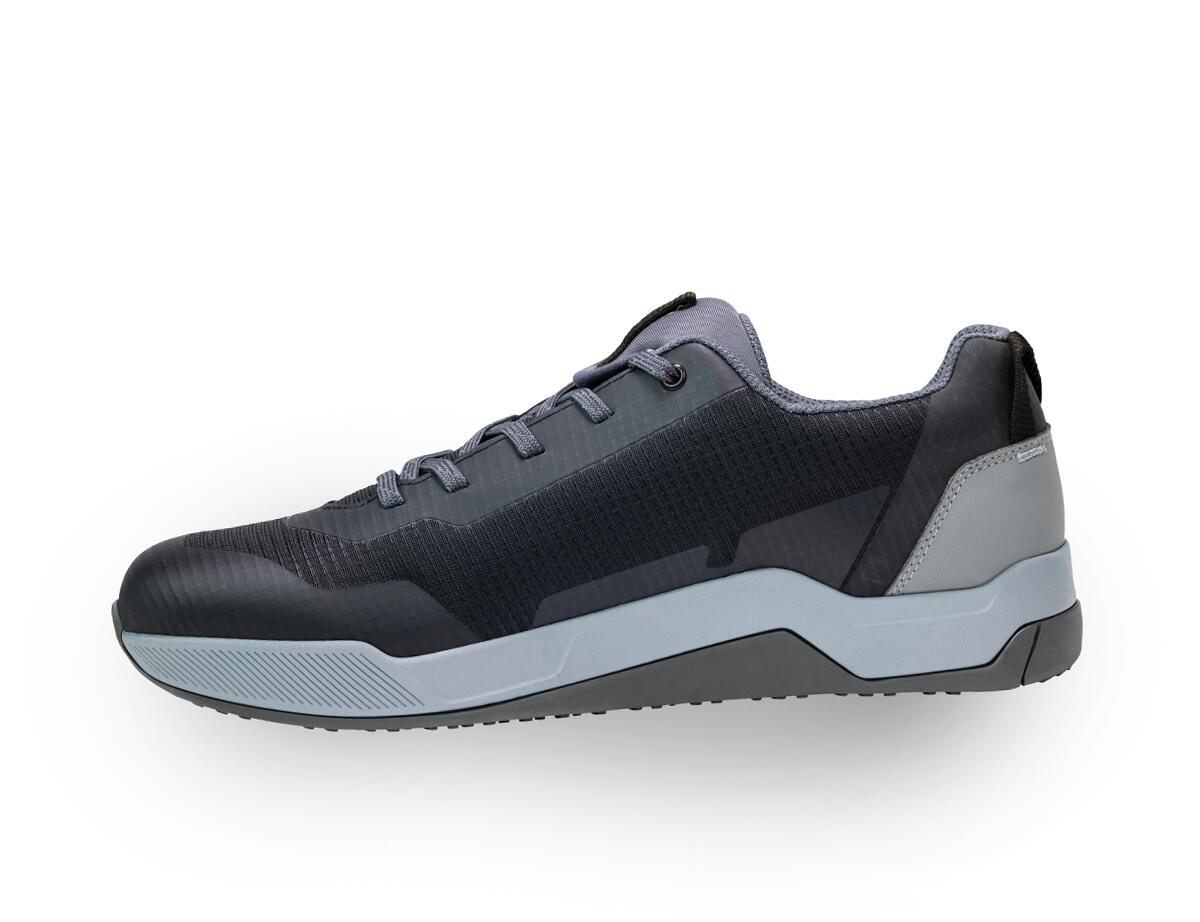 MOTUS zwarte schoenen 2/6
