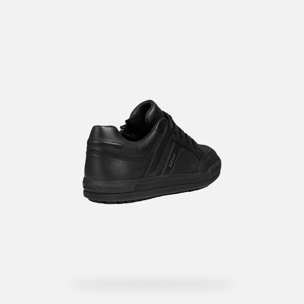 J Arzach B. D Leather Lace Up Trainer (Black) 2/4