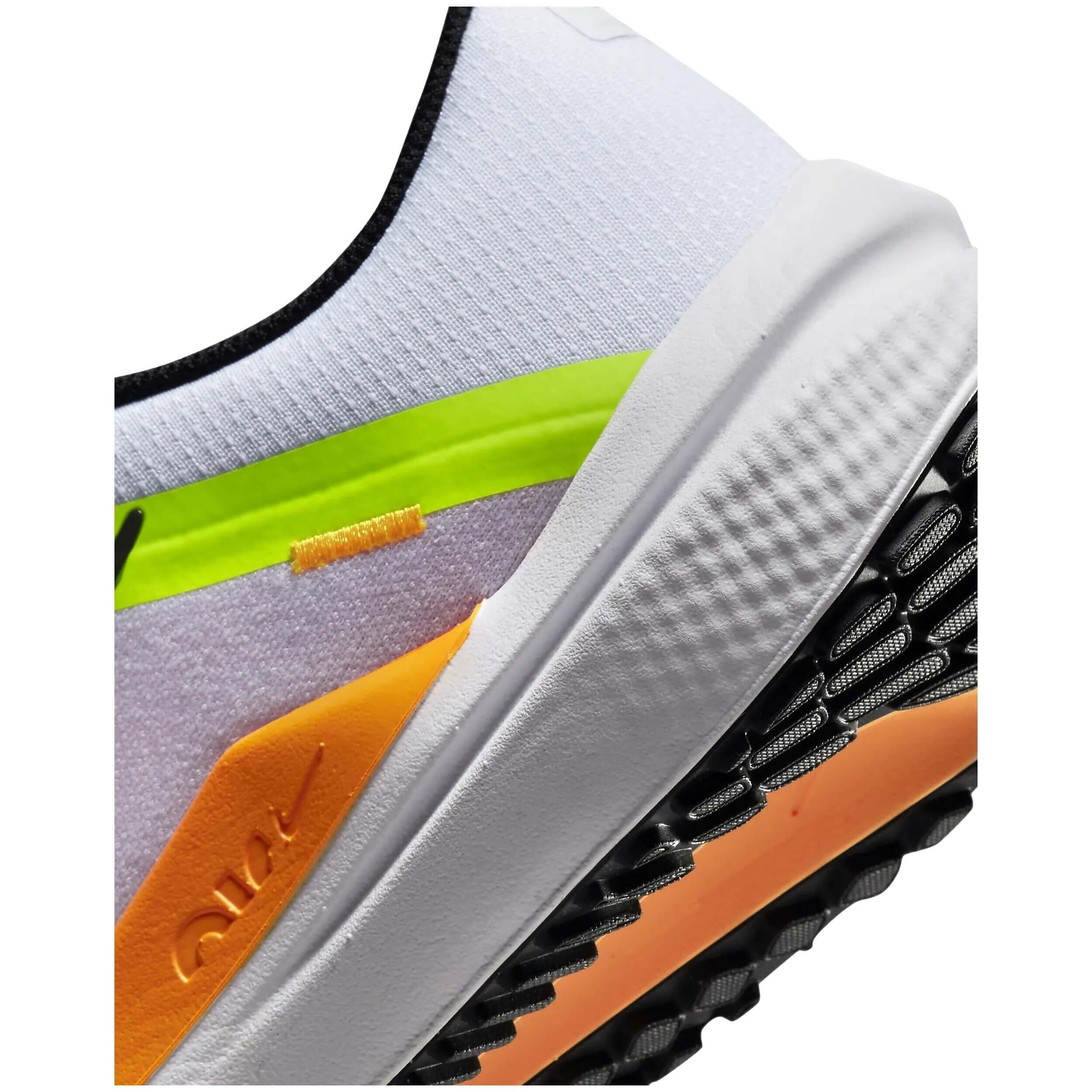Air Winflo 10 Mens Running Trainers 5/6