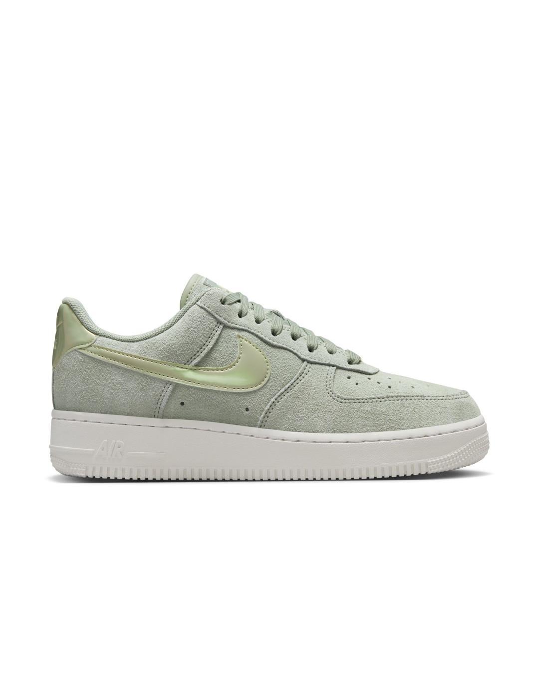 NIKE picture