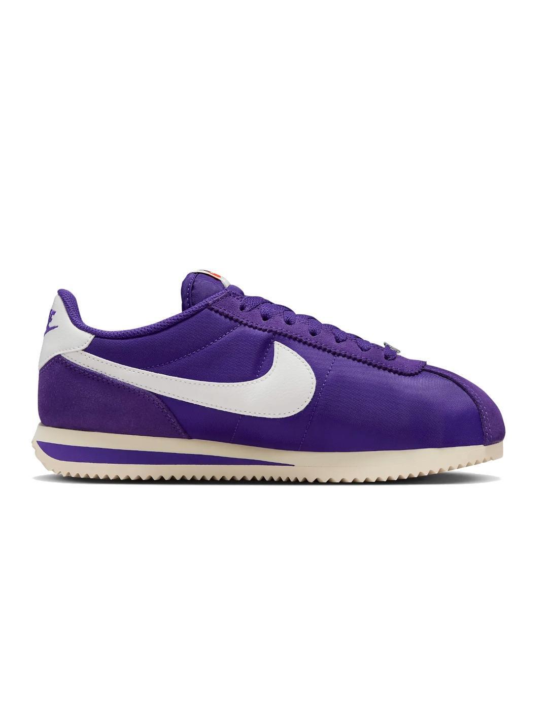 NIKE picture