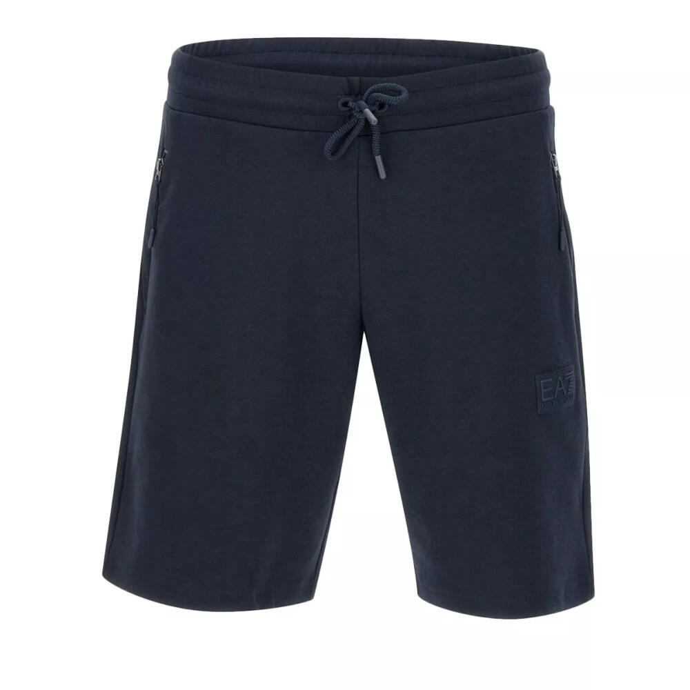 bleu marine.