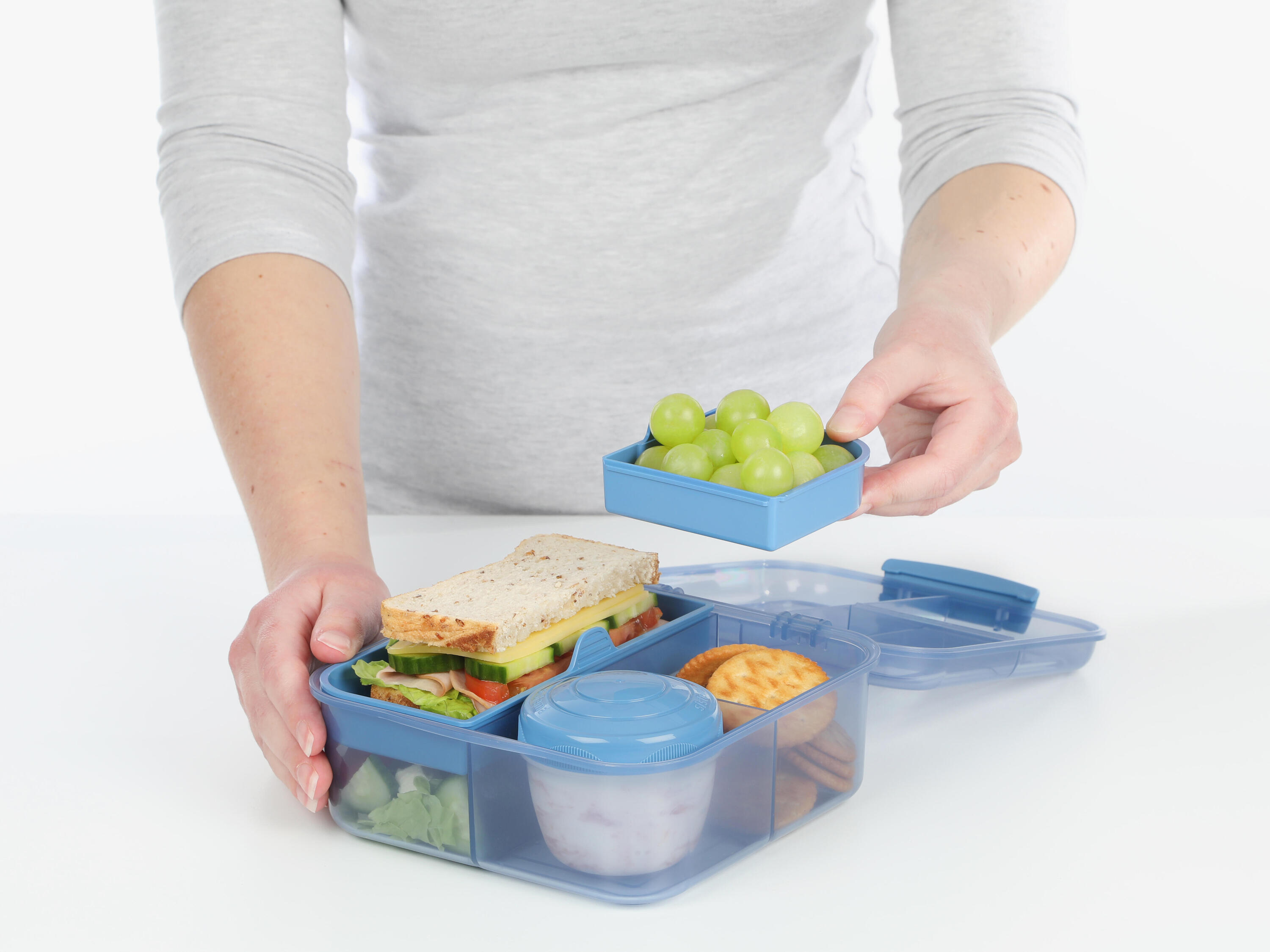Dzielony pojemnik Ocean Bound Bento Cube z pojemnikiem na dip 1,25 l 5/7