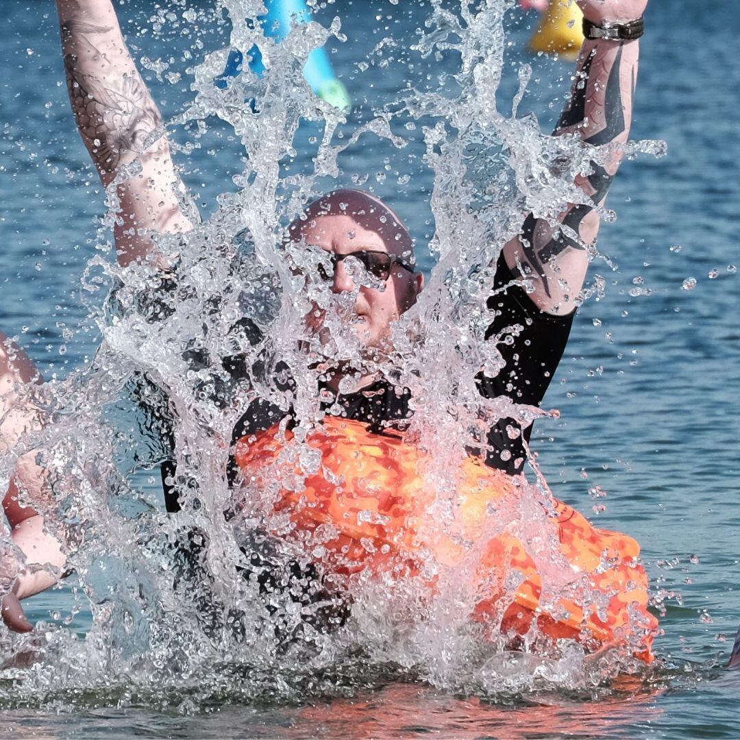 Tow Float | Open Water Swim Buoy | Dry Bag Orange Camo 28 Litres 5/7